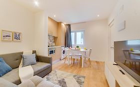 Yellow Charm - Campolide Apartments